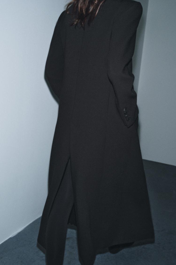 FITTED BUTTON COAT